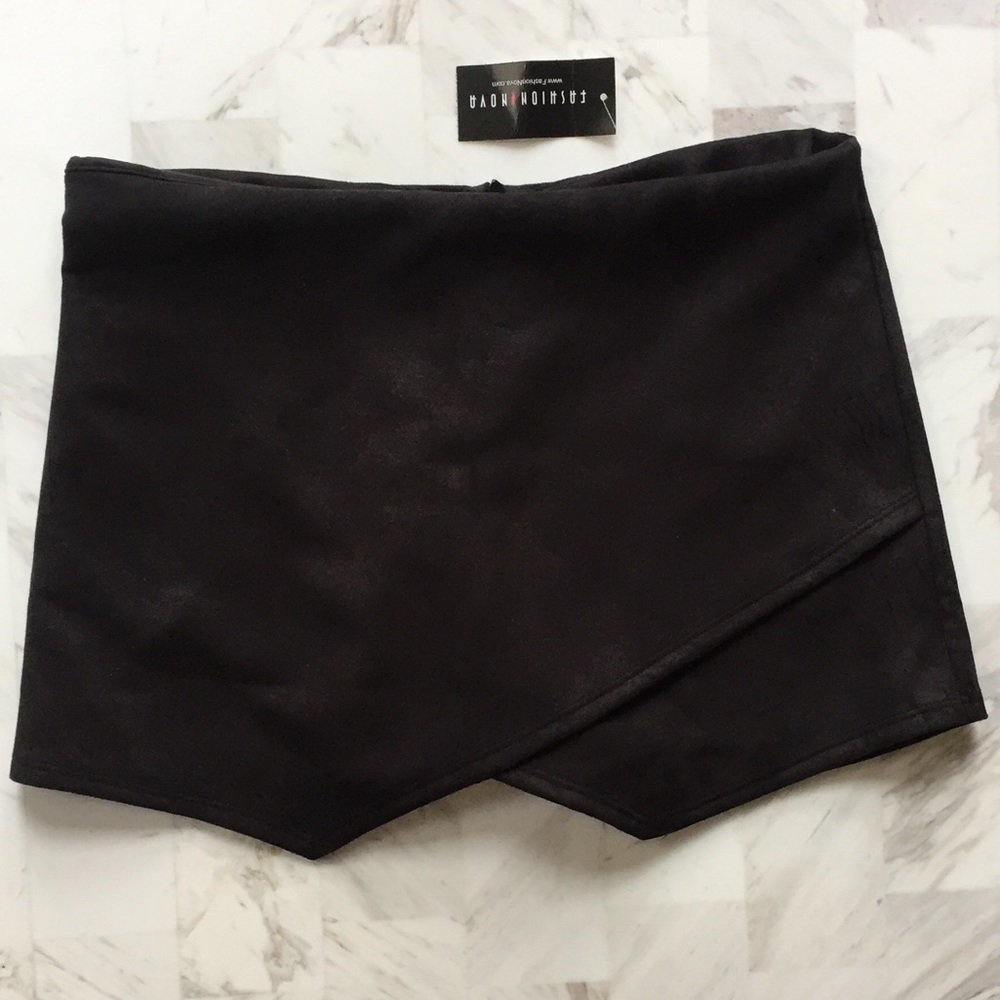 Fashion Nova suede skort